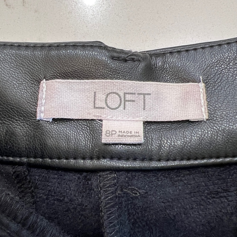 LOFT Faux Leather Pleated Front Pants Petite Size 8P - Picture 8 of 13